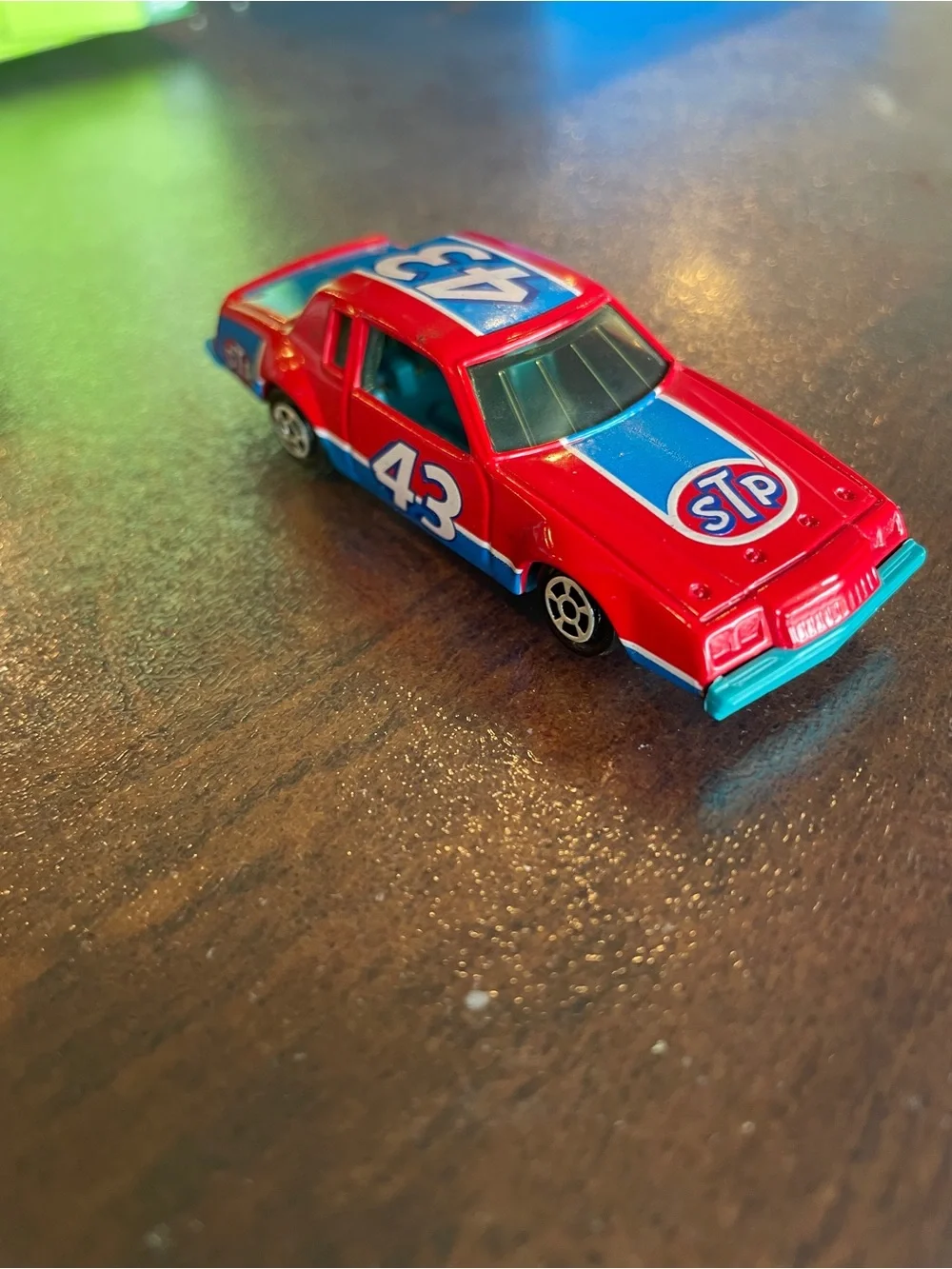 1'64 ERTL  STP BUICK 1983 BUICK REGAL #43 RICHARD PETTY NASCAR RACE CAR